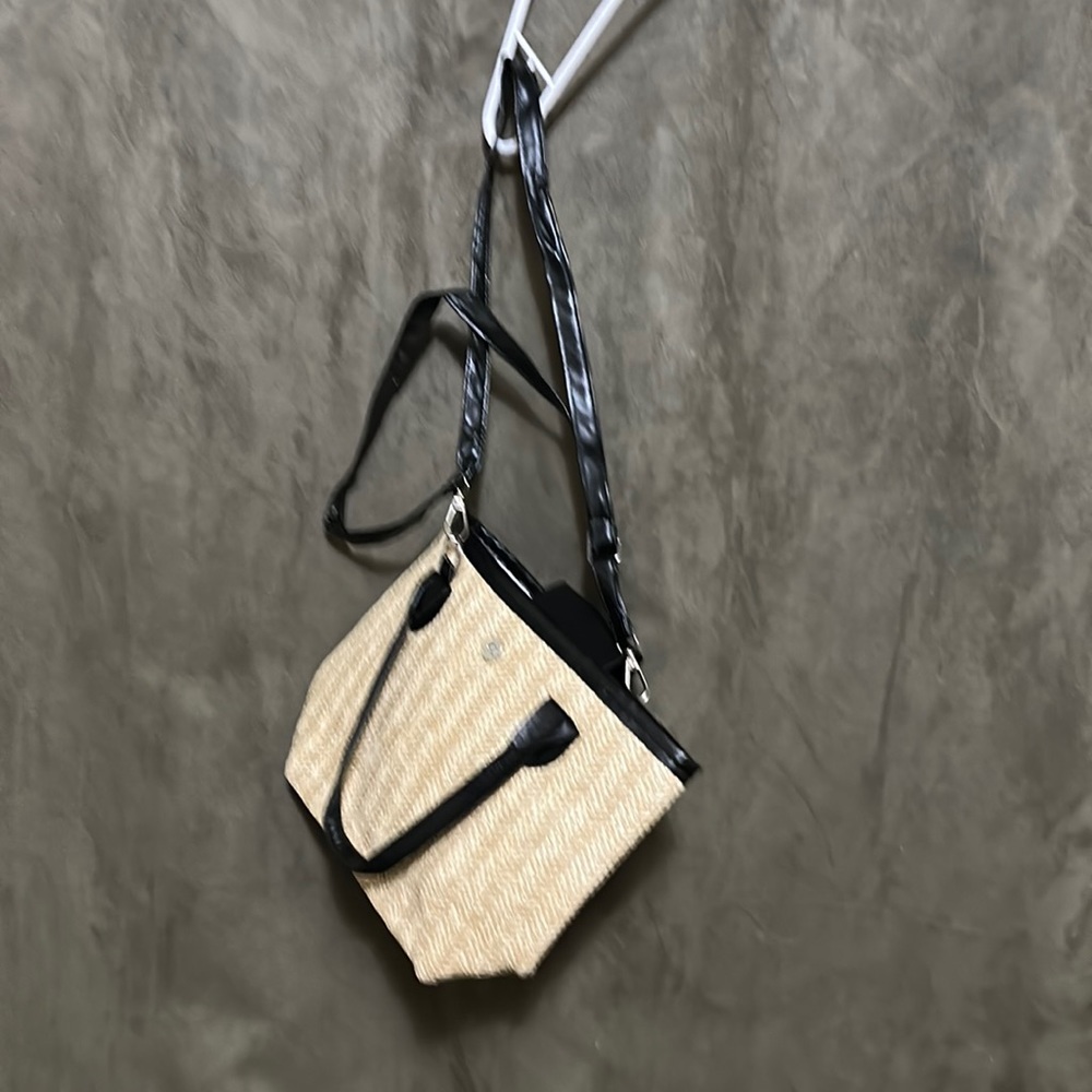 Item 121. Tan hand bag with removable shoulder strap